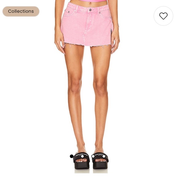 NWT Zuri Skirt in Malibu Pink
SER.O.YA Revolve - Picture 2 of 4